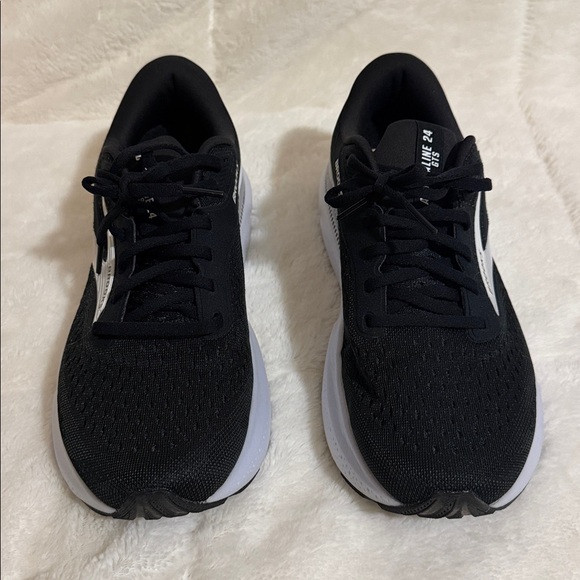 Brooks Adrenaline GTS 24 Black and White Running Shoes. Size 10 Wide - Picture 2 of 4